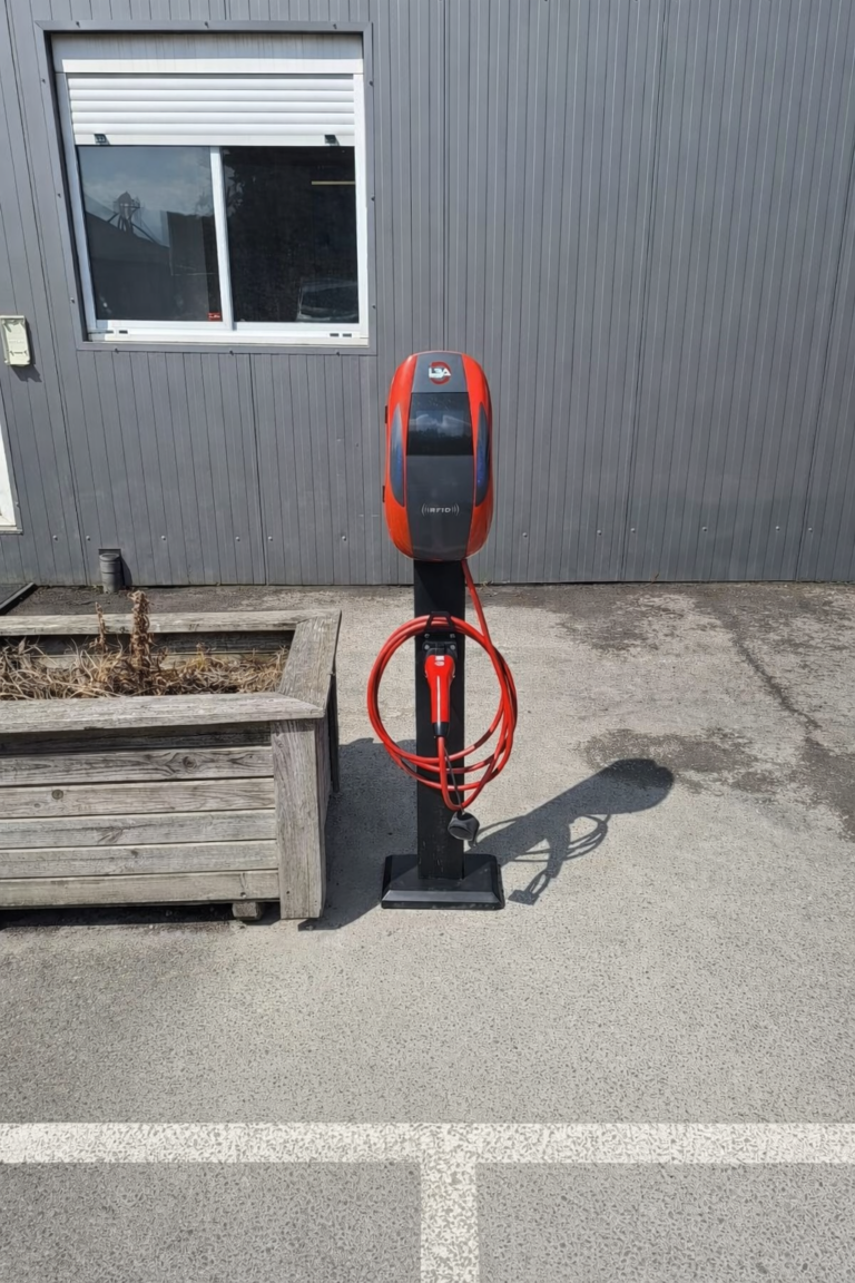 installation de borne de voiture électrique ) domicile